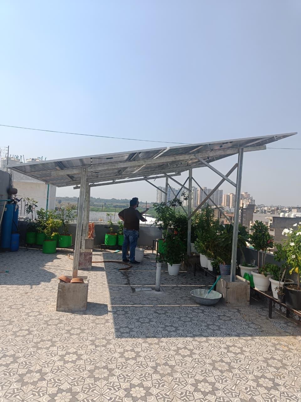 Solar panel array on commercial building